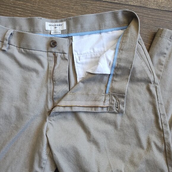 Dockers Men's Athletic Fit Pants in Tan | Size US 34 x 34 - Picture 4 of 8